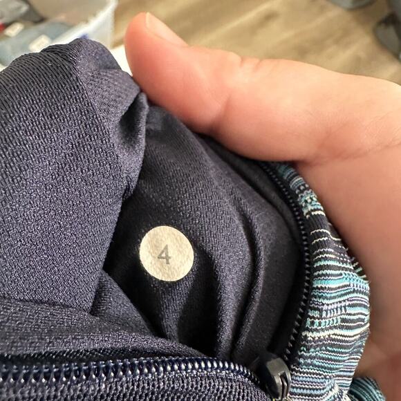 LuLululemon Capri stop at nothing multicolor striped legging Size 4 womens - Picture 6 of 8